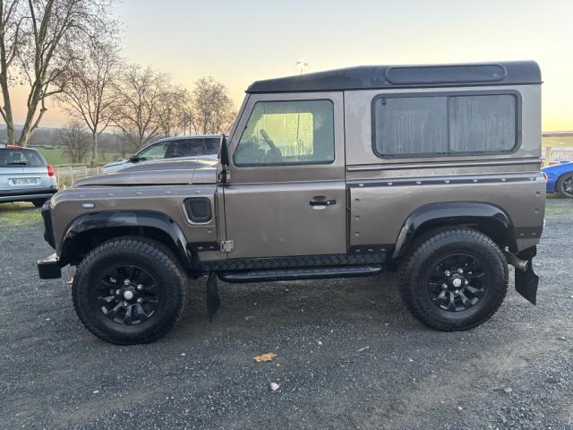 Land Rover Defender 90 image 3