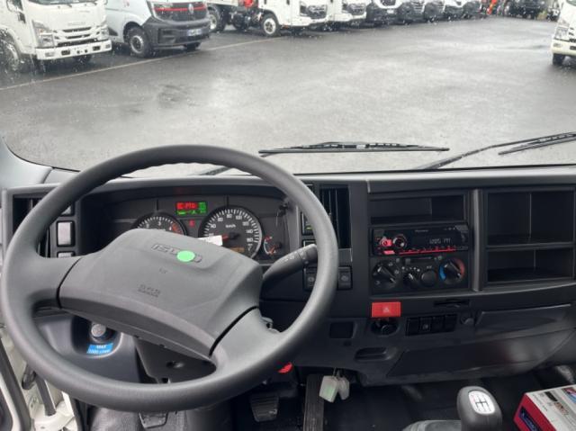 Isuzu M27 image 4