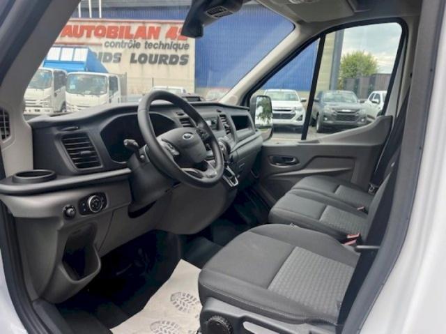 Ford Transit image 6