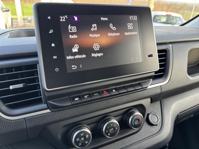 Renault Trucks Trafic image 2