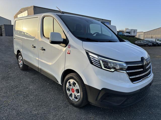 Renault Trucks Trafic image 4