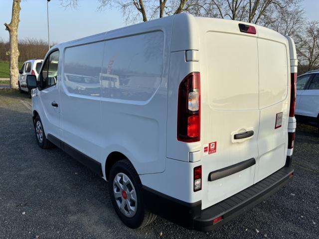 Renault Trucks Trafic image 7