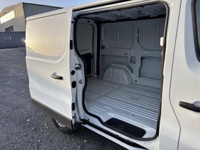 Renault Trucks Trafic image 5