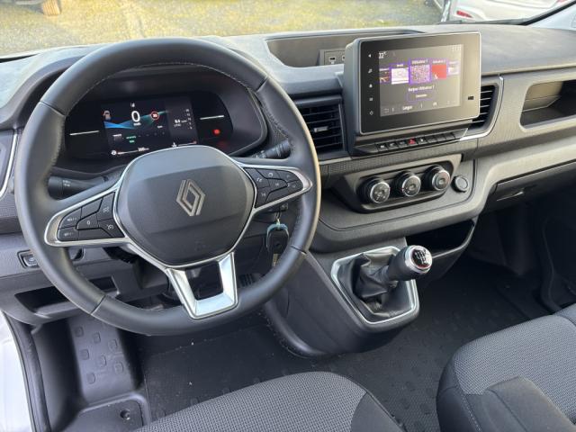 Renault Trucks Trafic image 1