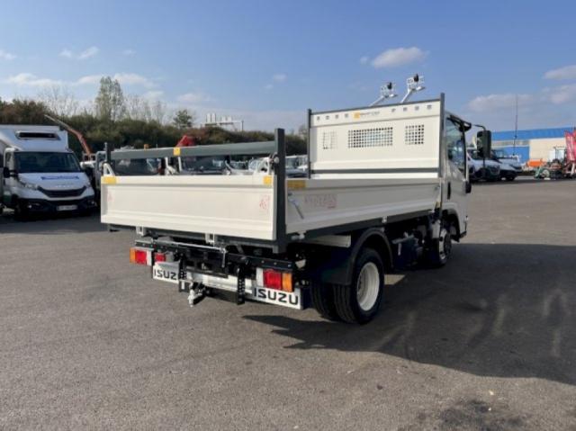 Isuzu M21 image 2