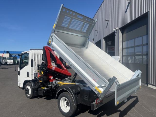 Isuzu M27 image 5
