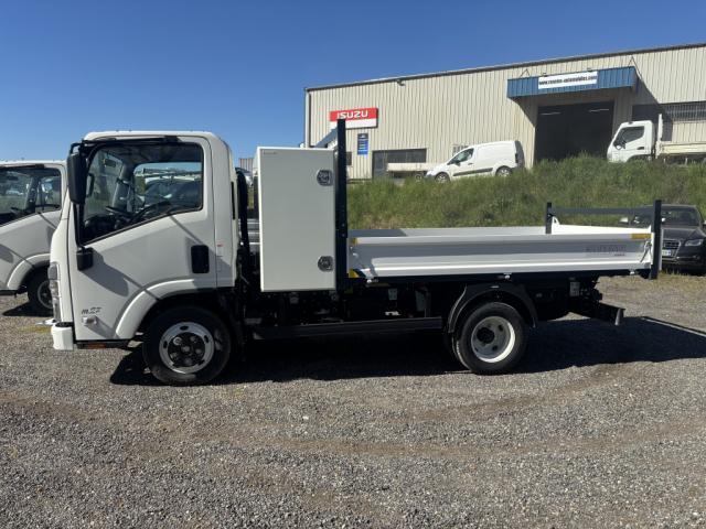 Isuzu M27 image 5