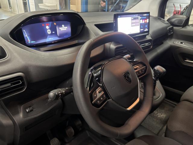 Peugeot Partner image 2