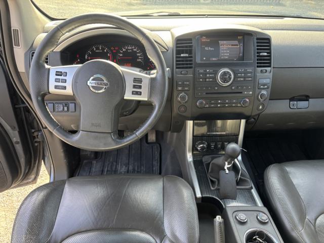 Nissan Pathfinder image 2