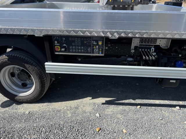 Isuzu M21 image 2