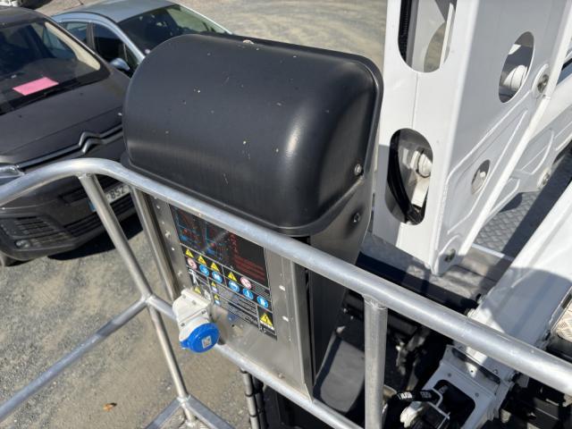 Isuzu M21 image 4