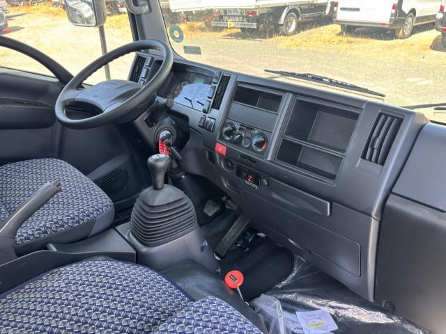 Isuzu M21 image 1