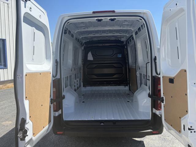Renault Trucks Master image 5