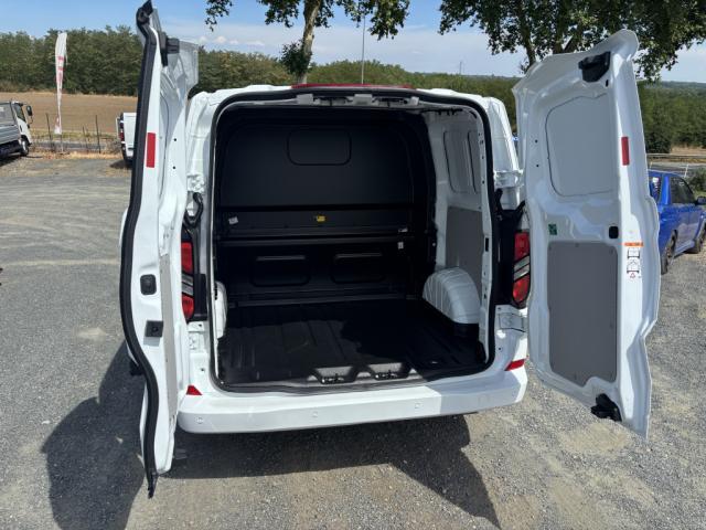 Ford Transit Custom image 7