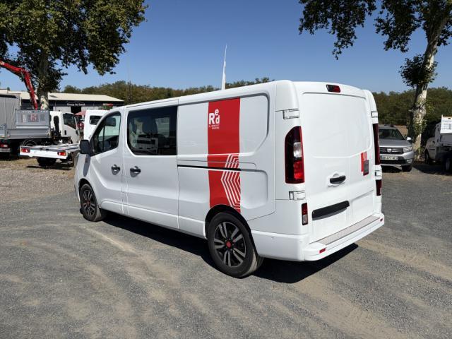 Renault Trucks Trafic image 9