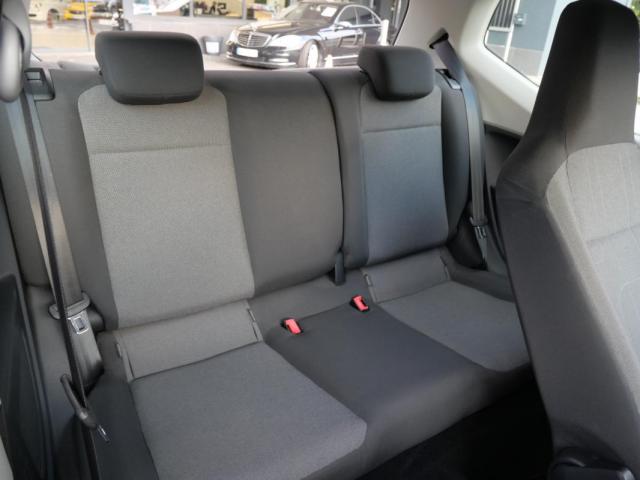 Volkswagen Up! image 6