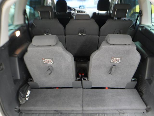 Peugeot 5008 image 1
