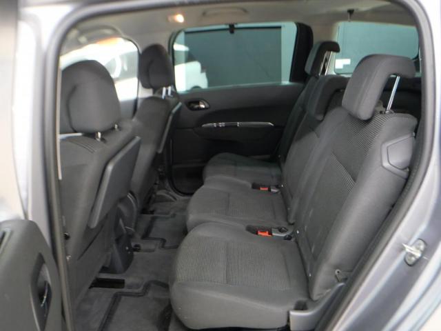 Peugeot 5008 image 2