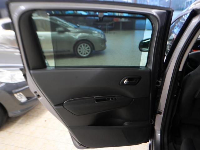 Peugeot 5008 image 3