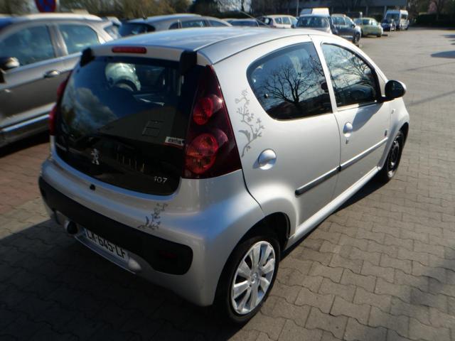Peugeot 107 image 1