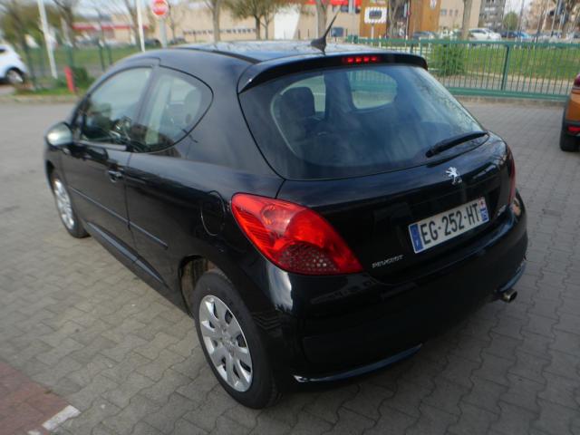 Peugeot 207 image 7