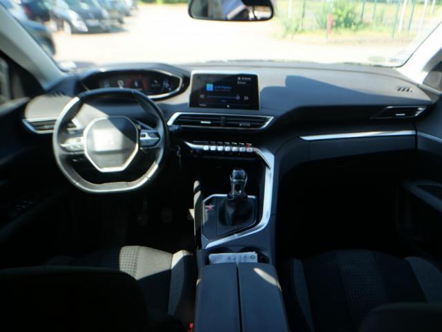 Peugeot 3008 image 2