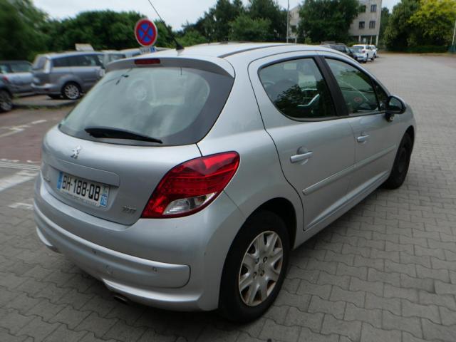 Peugeot 207 image 6