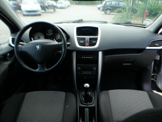 Peugeot 207 image 3
