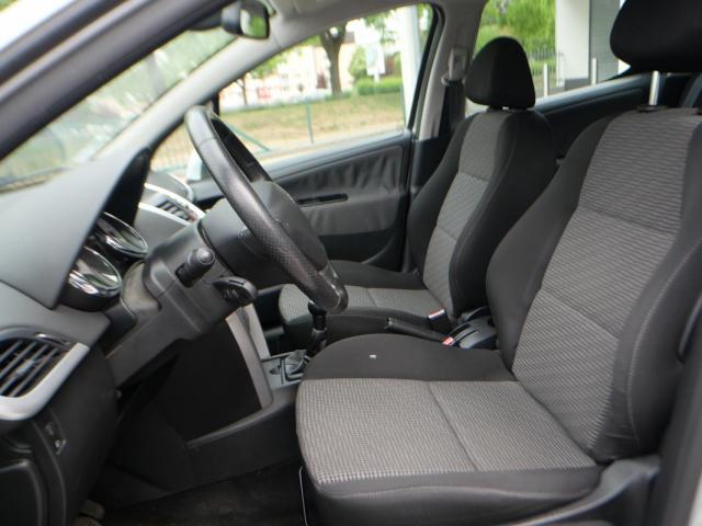 Peugeot 207 image 7