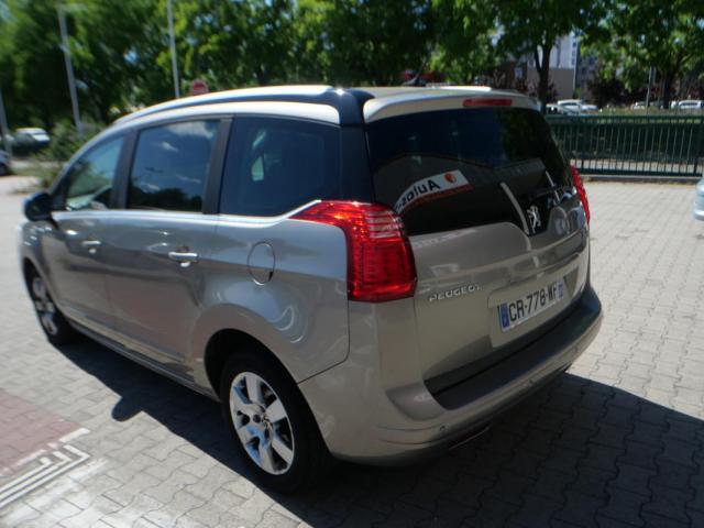 Peugeot 5008 image 9