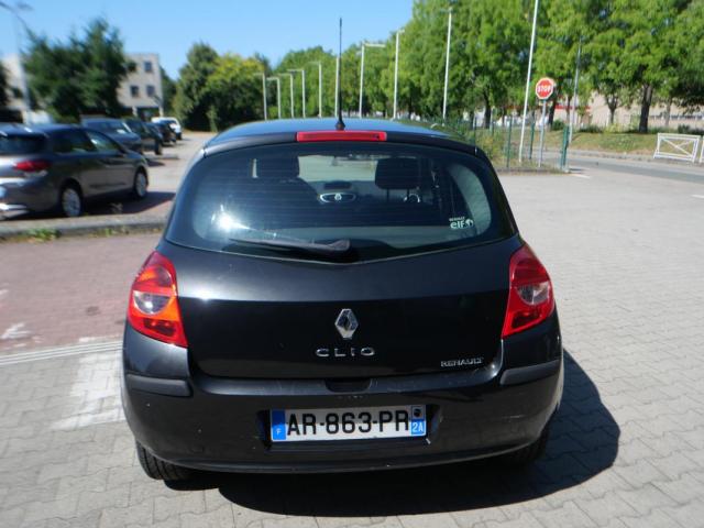 Renault Clio image 2