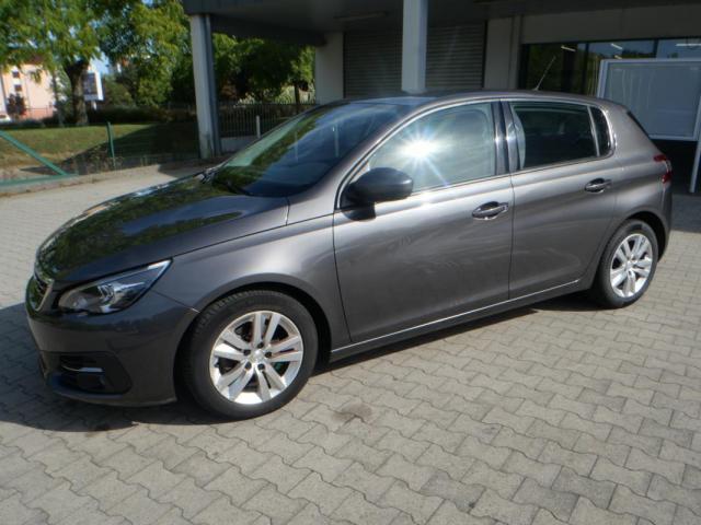 Peugeot 308 image 8