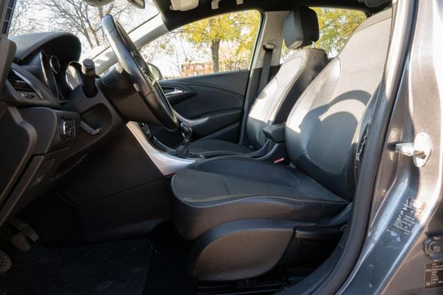 Opel Astra image 8