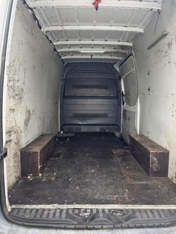 Mercedes Benz Sprinter image 3