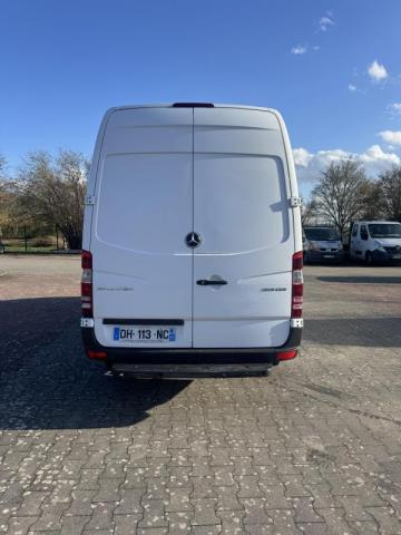 Mercedes Benz Sprinter image 2