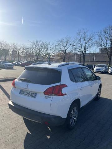 Peugeot 2008 image 2