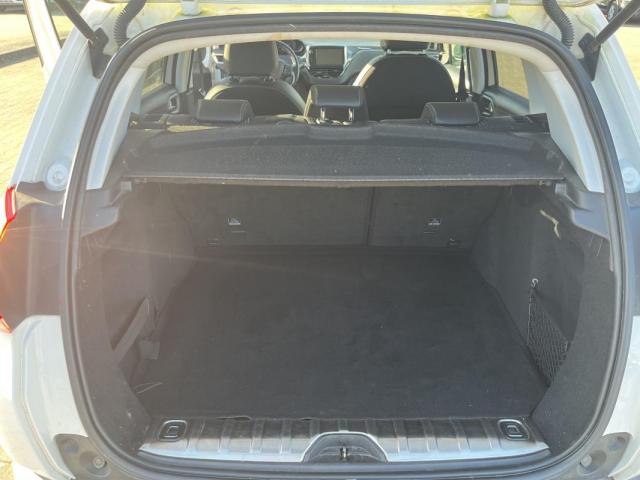 Peugeot 2008 image 8