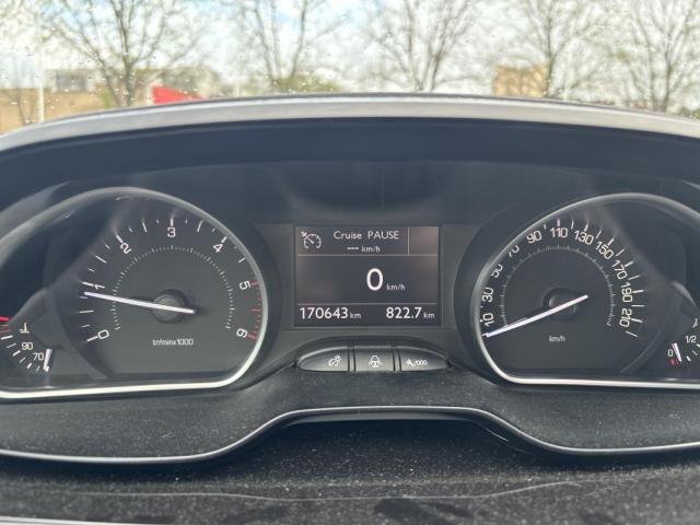 Peugeot 208 image 2
