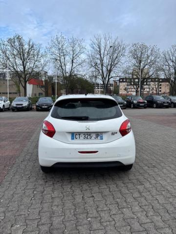 Peugeot 208 image 4