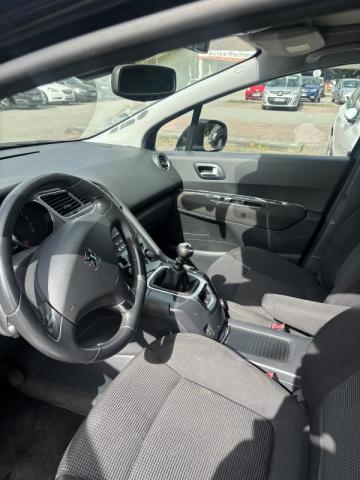 Peugeot 5008 image 1