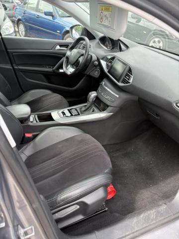 Peugeot 308 image 2