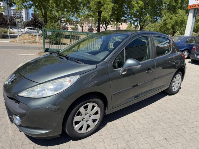 Peugeot 207 image 7