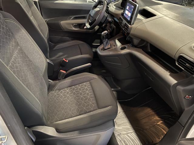 Peugeot Rifter image 9
