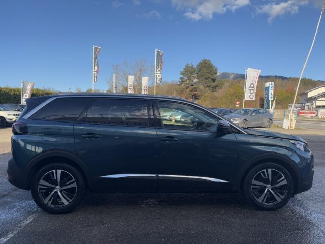 Peugeot 5008 image 1