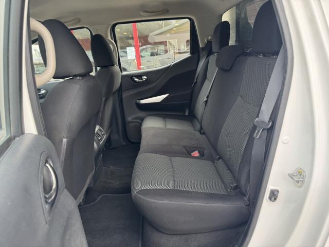 Nissan Navara image 1