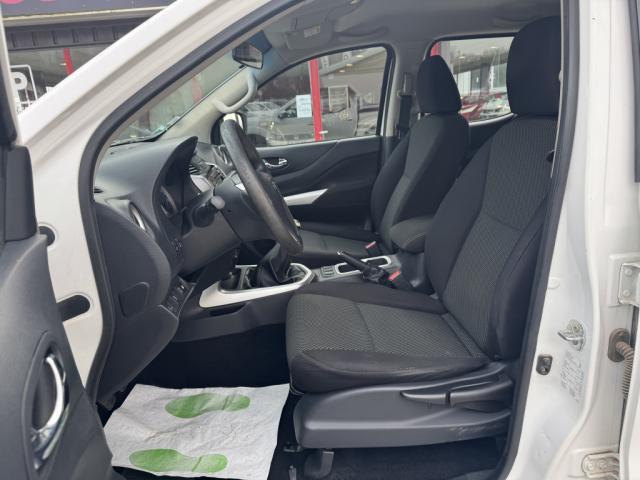 Nissan Navara image 3