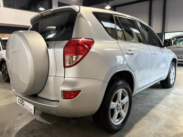 Toyota Rav4 image 7