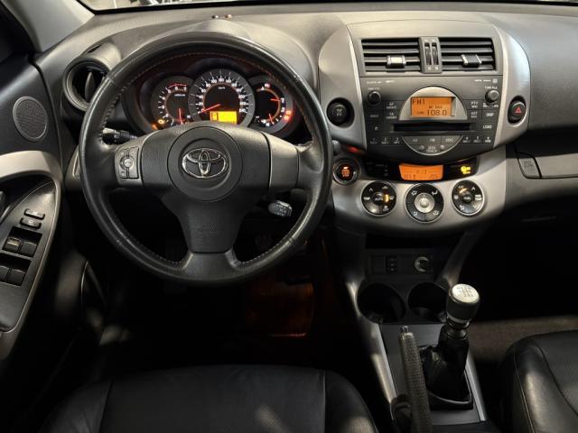 Toyota Rav4 image 2