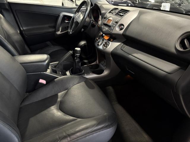 Toyota Rav4 image 8