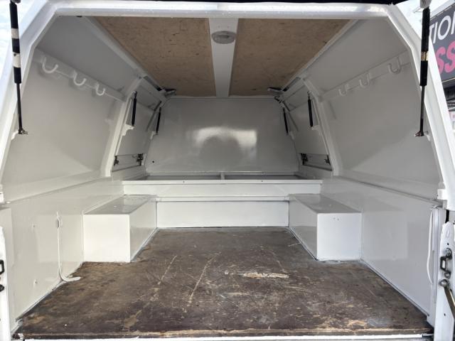 Nissan Pick-Up image 4